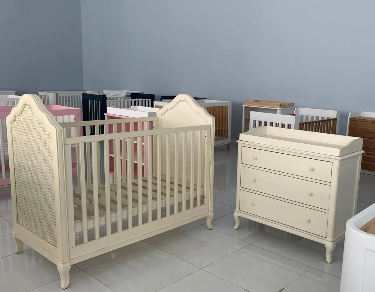 Cũi cổ điển kèm tủ thay tã 3 ngăn – ảnh 3