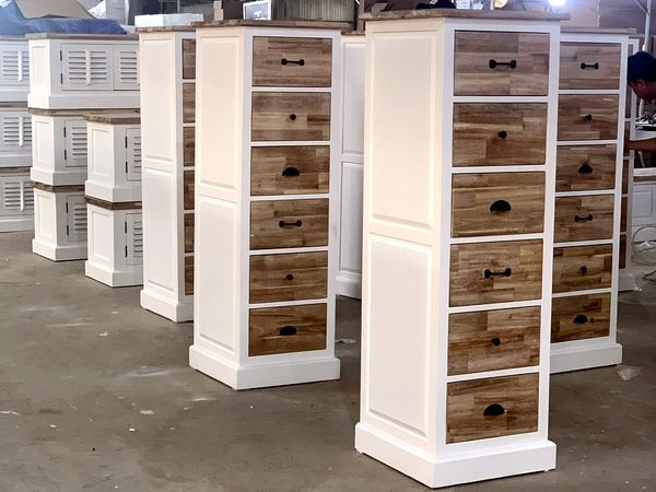 Tủ cao nhiều ngăn kéo với mặt ngăn kéo kiểu gỗ tái chế đang sản xuất