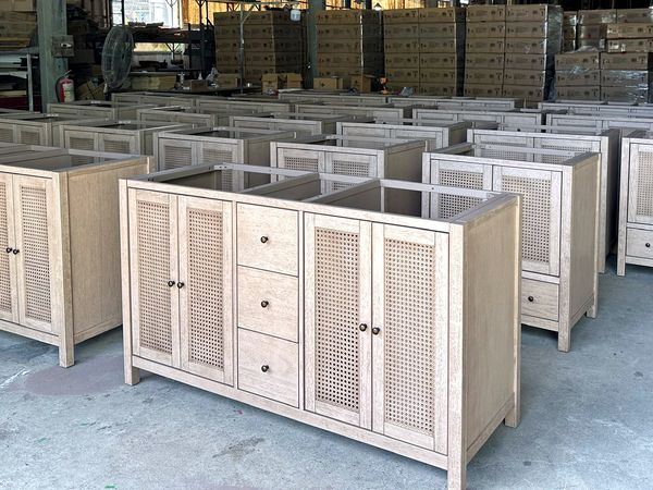 Lô tủ lavabo phòng tắm tháo rời có cánh mây đang sản xuất
