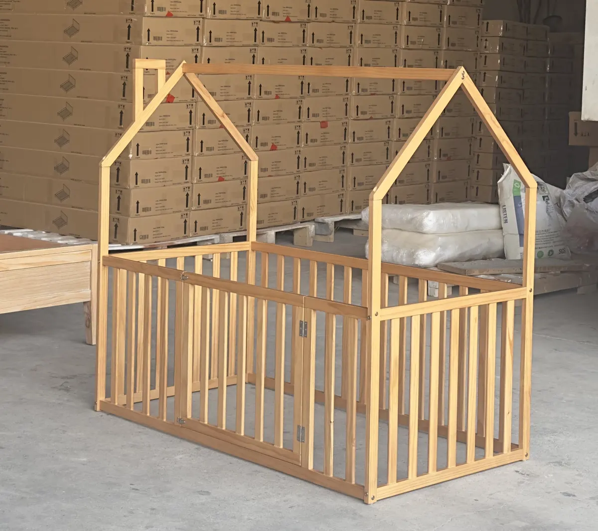 Giường kiểu nhà có lan can – ảnh 4