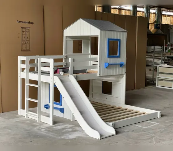 Giường tầng có cầu trượt và mái nhà - Giường tầng & Loft do Nội thất Tân Phước (Việt Nam) sản xuất