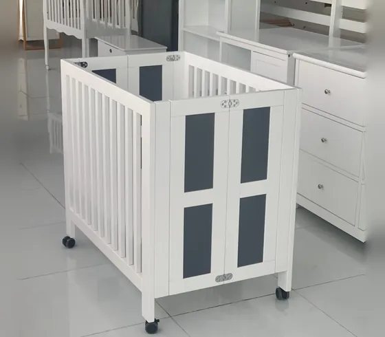 Cũi gỗ gấp gọn có bánh xe - Cũi & nôi do Nội thất Tân Phước (Việt Nam) sản xuất