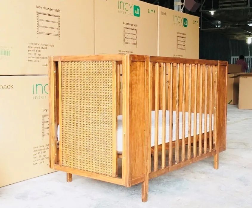 Cũi em bé gỗ tự nhiên có tấm mây và bộ chuyển giường bé tập đi - Cũi & nôi, tháo rời (KD), Nội thất Tân Phước Việt Nam