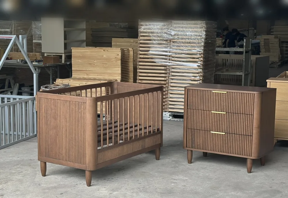 Bộ cũi và tủ 3 ngăn màu óc chó, mặt gân sọc - góc 2