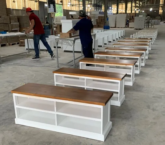 Kệ tivi trắng và gỗ sồi - Kệ tivi & tủ giải trí do Nội thất Tân Phước (Việt Nam) sản xuất