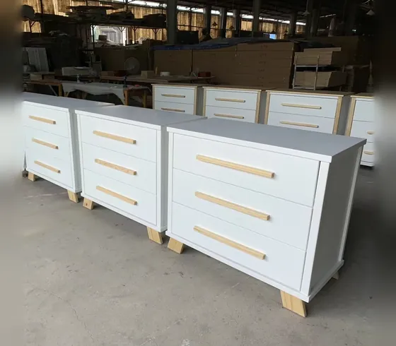 Tủ ngăn kéo trắng tay nắm gỗ tự nhiên - Tủ ngăn kéo & lưu trữ do Nội thất Tân Phước (Việt Nam) sản xuất