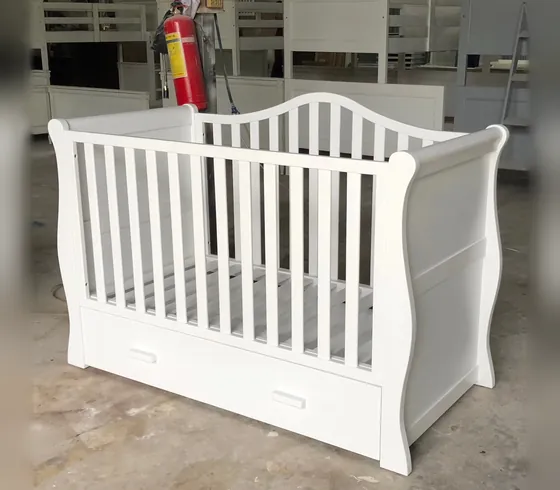 Cũi em bé trắng kiểu xe trượt tuyết có ngăn kéo - Cũi & nôi do Nội thất Tân Phước (Việt Nam) sản xuất