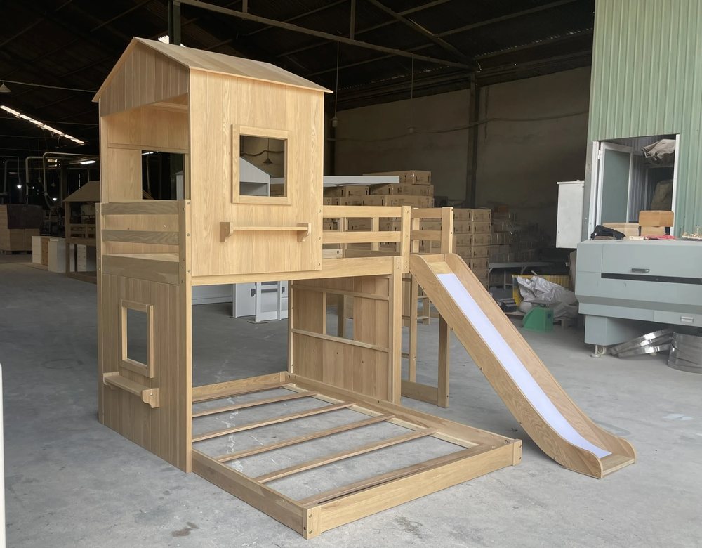 Giường loft hình nhà màu tự nhiên có cầu trượt - Giường tầng & Loft, tháo rời (KD), Nội thất Tân Phước Việt Nam